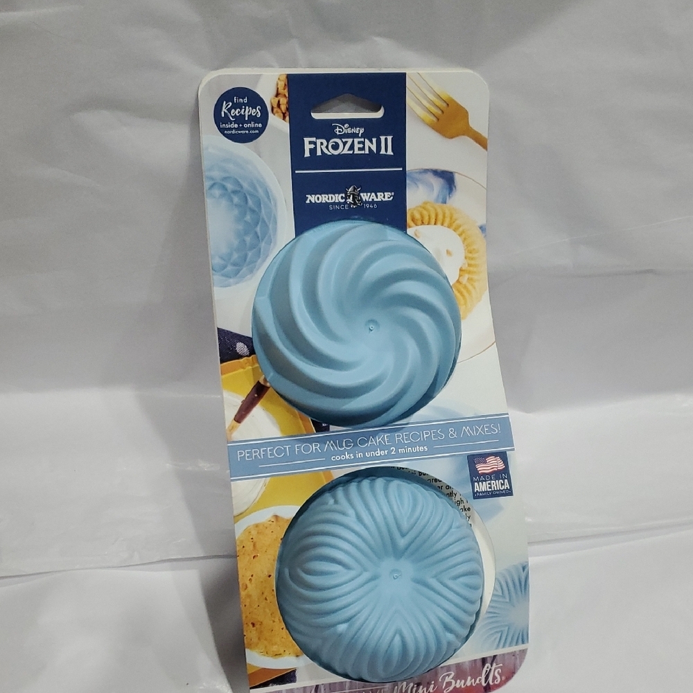 Disney Frozen 2 nordic ware blue 2 pack microwaveable mini bundts‎ pans new